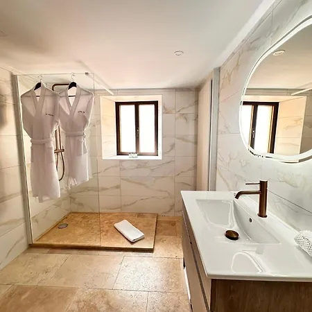 Boutique Comtal Empuries Roses