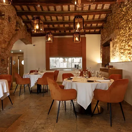 Boutique Comtal Empuries 4* Roses
