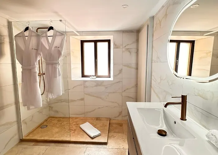 Boutique Comtal Empuries 罗萨斯