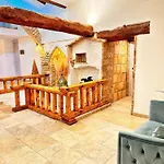 Boutique Comtal Empuries 4* Roses