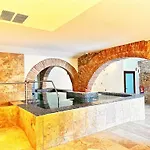 Boutique Comtal Empuries 4* Roses