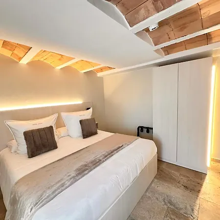 Boutique Comtal Empuries 4* Roses