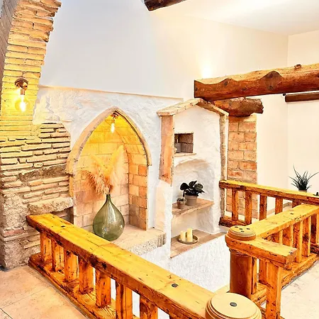Boutique Comtal Empuries 4* Roses