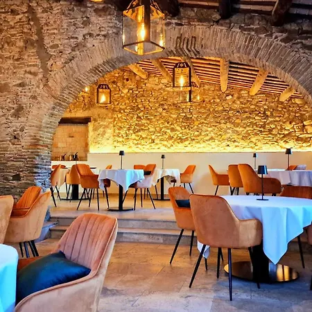 Boutique Comtal Empuries 4* Roses