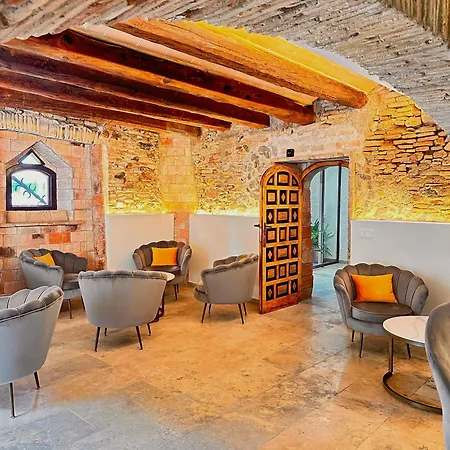 Boutique Comtal Empuries 4* Roses