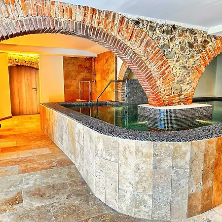 Boutique Comtal Empuries 4* Roses