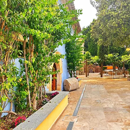 Boutique Comtal Empuries 4* Roses