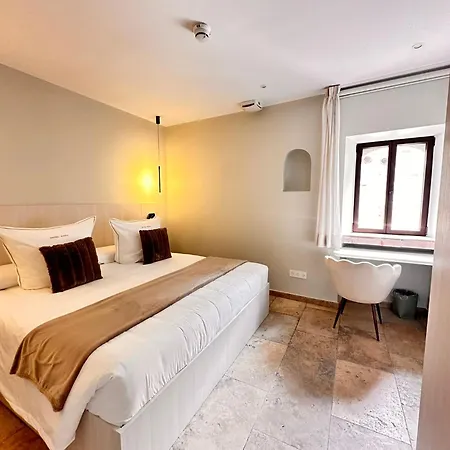 Boutique Comtal Empuries 4* Roses